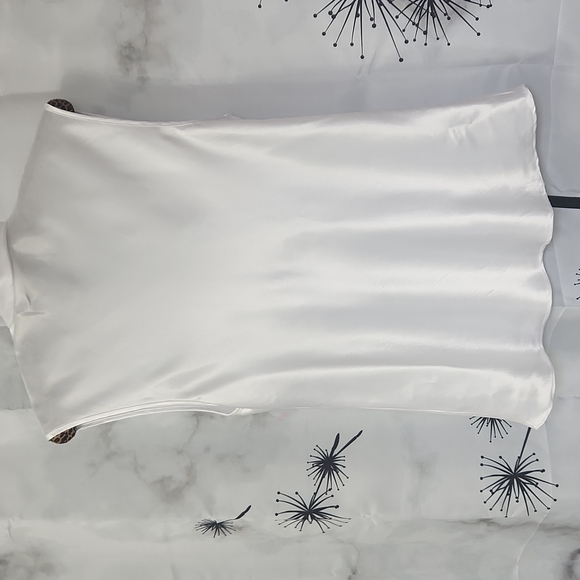 Satin Short-sleeved Blouse - Picture 3 of 4